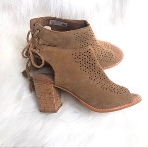 Toms Elba women’s booties tie back heel 7w